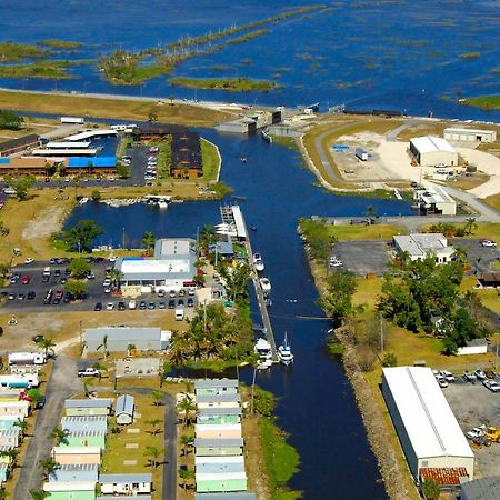 Roland Martin Marina/Resort 克莱维斯顿 外观 照片