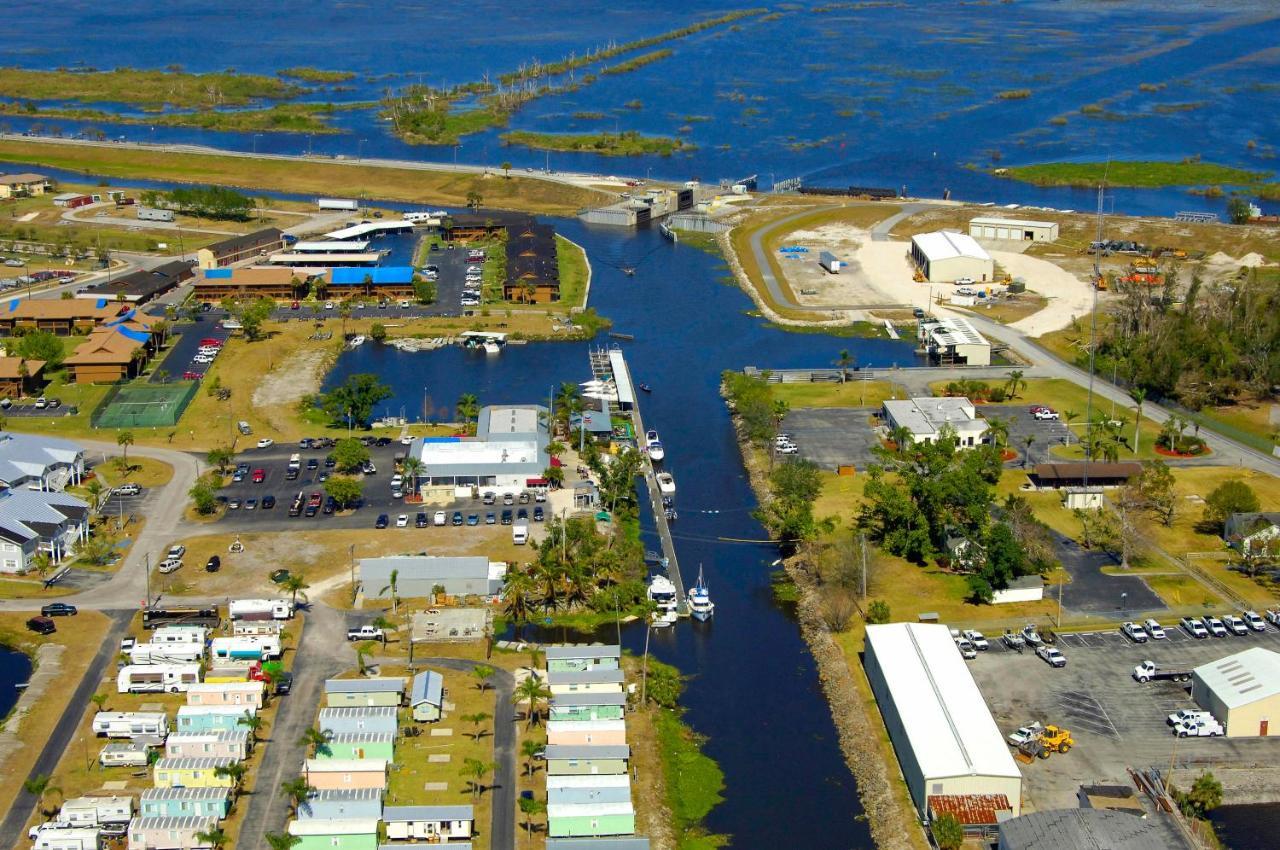 Roland Martin Marina/Resort 克莱维斯顿 外观 照片